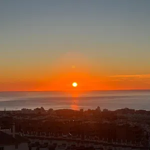Apartamento Peaceful With Amazing Sea Views And Free Parking, Benalmádena