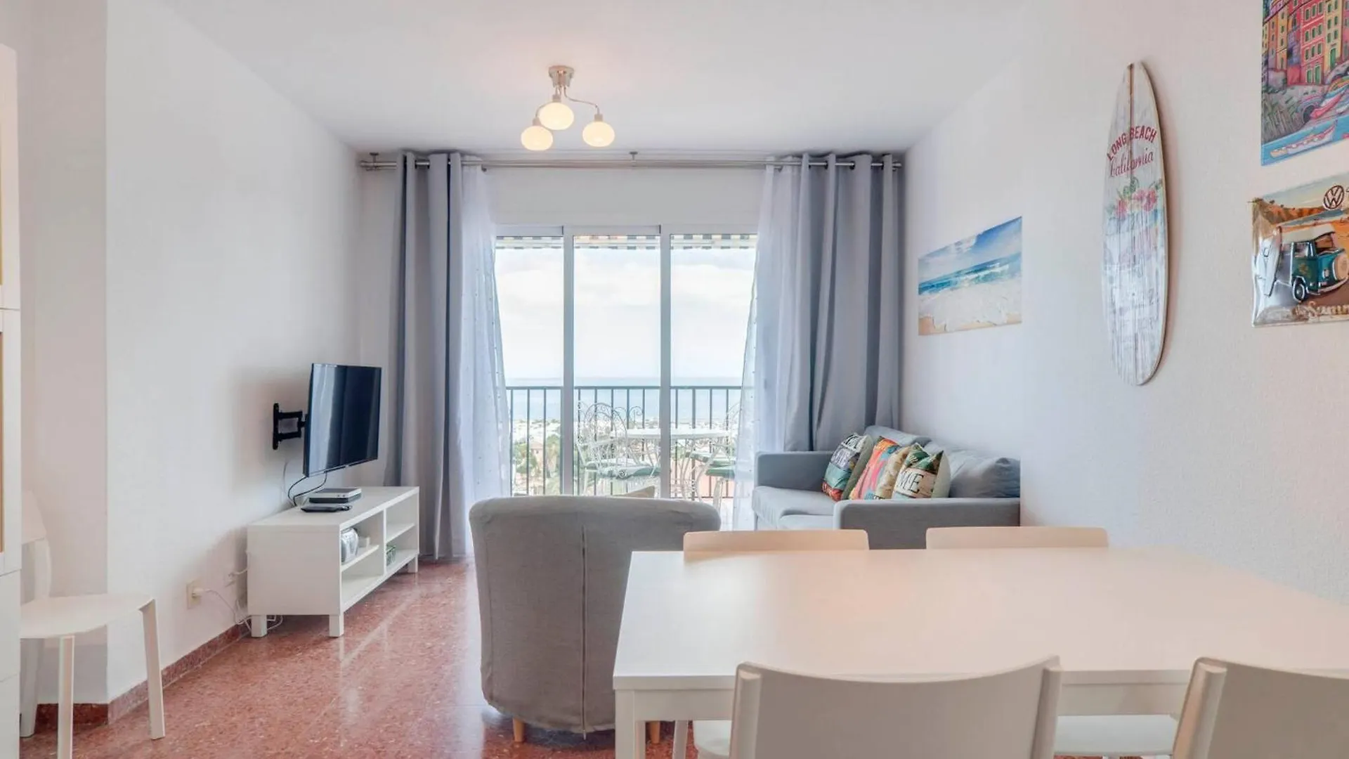 041 - Los Porches Beach Apartment Бенальмадена Испания